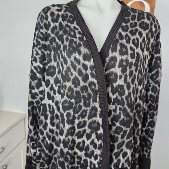 New York Laundry Open Front Leopard Print Long Cardigan - Picture 2 of 11